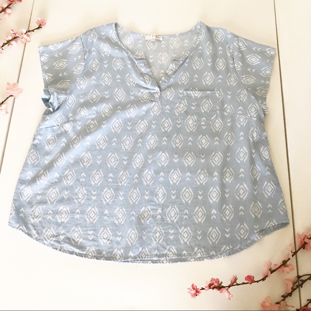 Kenar Woman | Blue Aztec Tribal Top